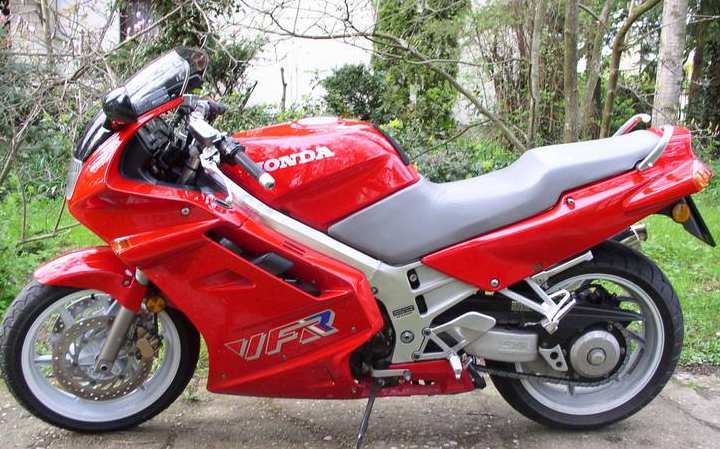VFR750FLpic1.jpg